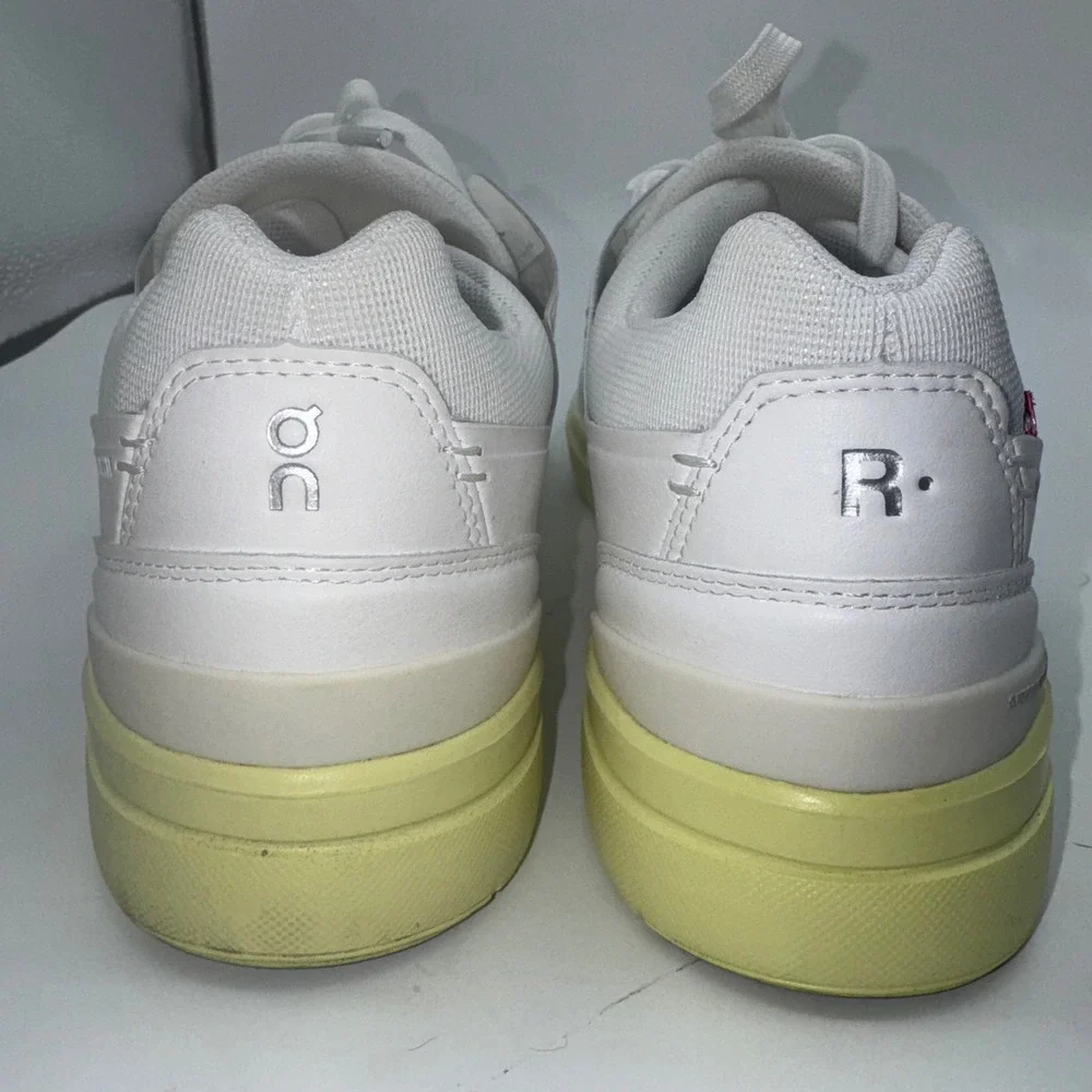 On Cloud THE ROGER Advantage Men 7.5 Sneakers White Hay Yellow Walking Shoes EUC